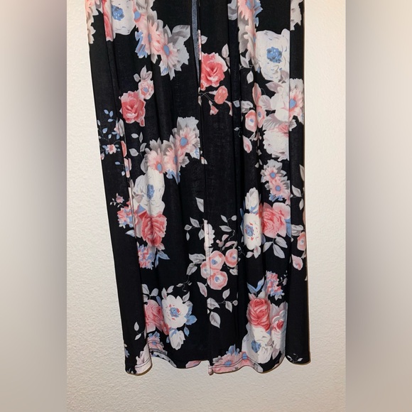 Stilletto’s Short Sleeve Maxi Dress - Picture 5 of 8